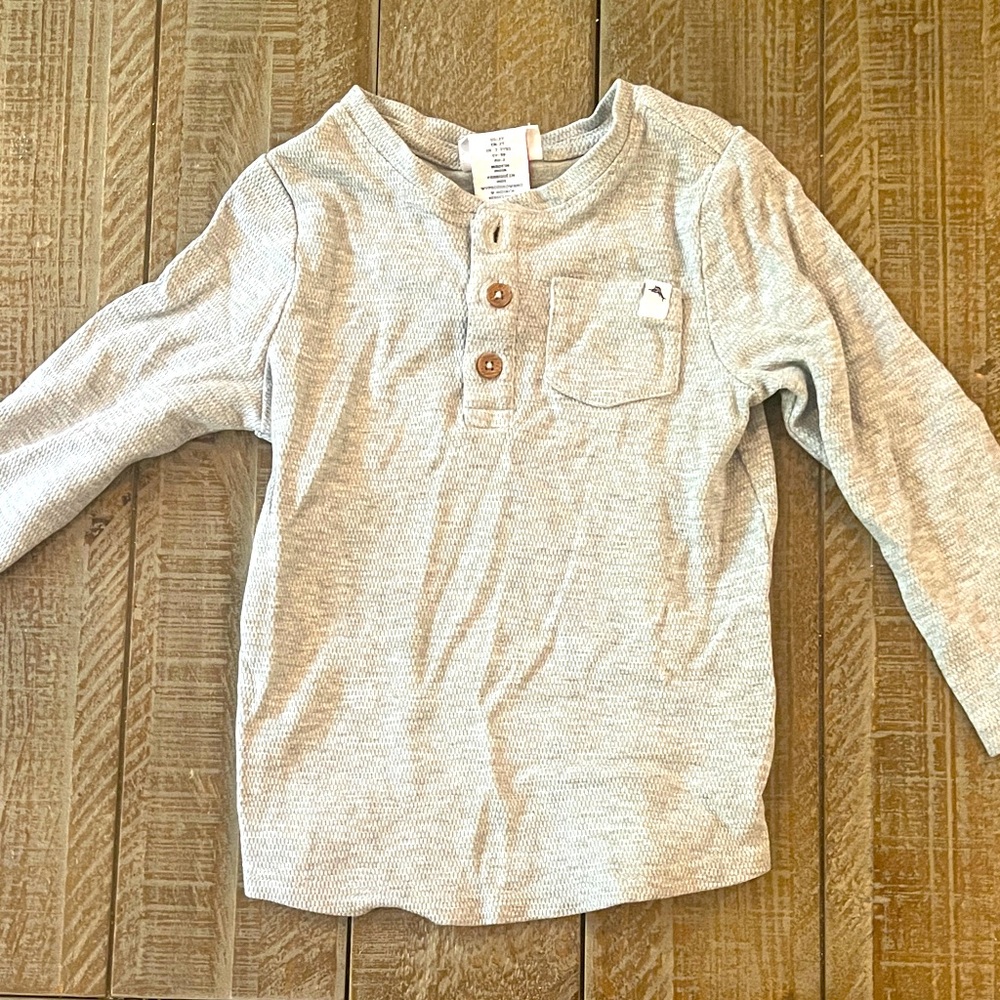 Tommy Bahama Gray Long Sleeve Kids Shirt!